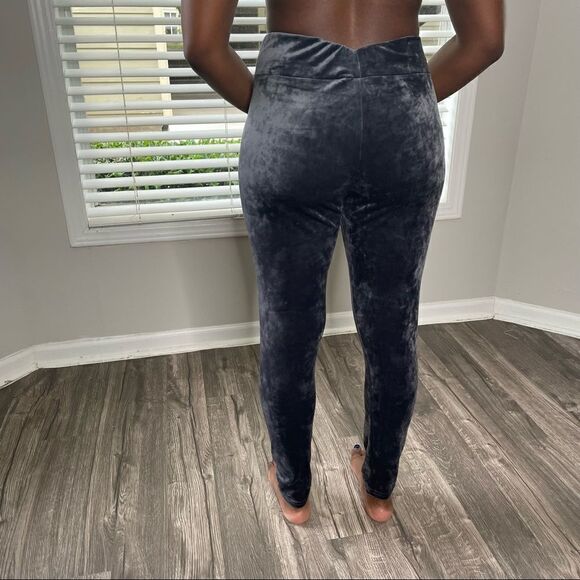 C-mode Grey Velvet Super Soft Leggings and Zip UP Hoodie Set - Picture 8 of 16